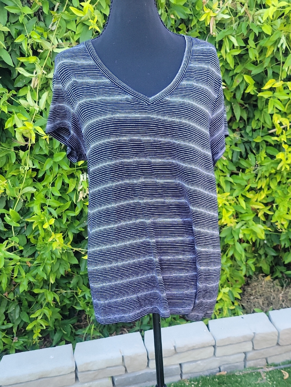 Apt. 9 Women's Black and White Striped Short Sleeve V Neck Tee Sz XL